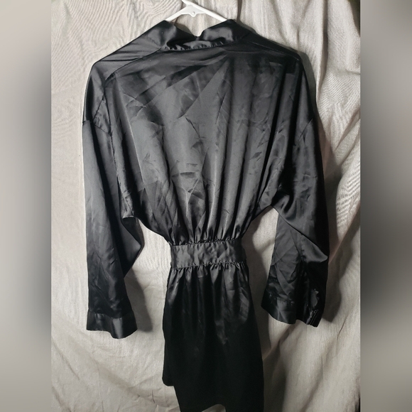 Victoria’s Secret Black Satin Robe – OS (Fits XS Comfortably) - Picture 5 of 7